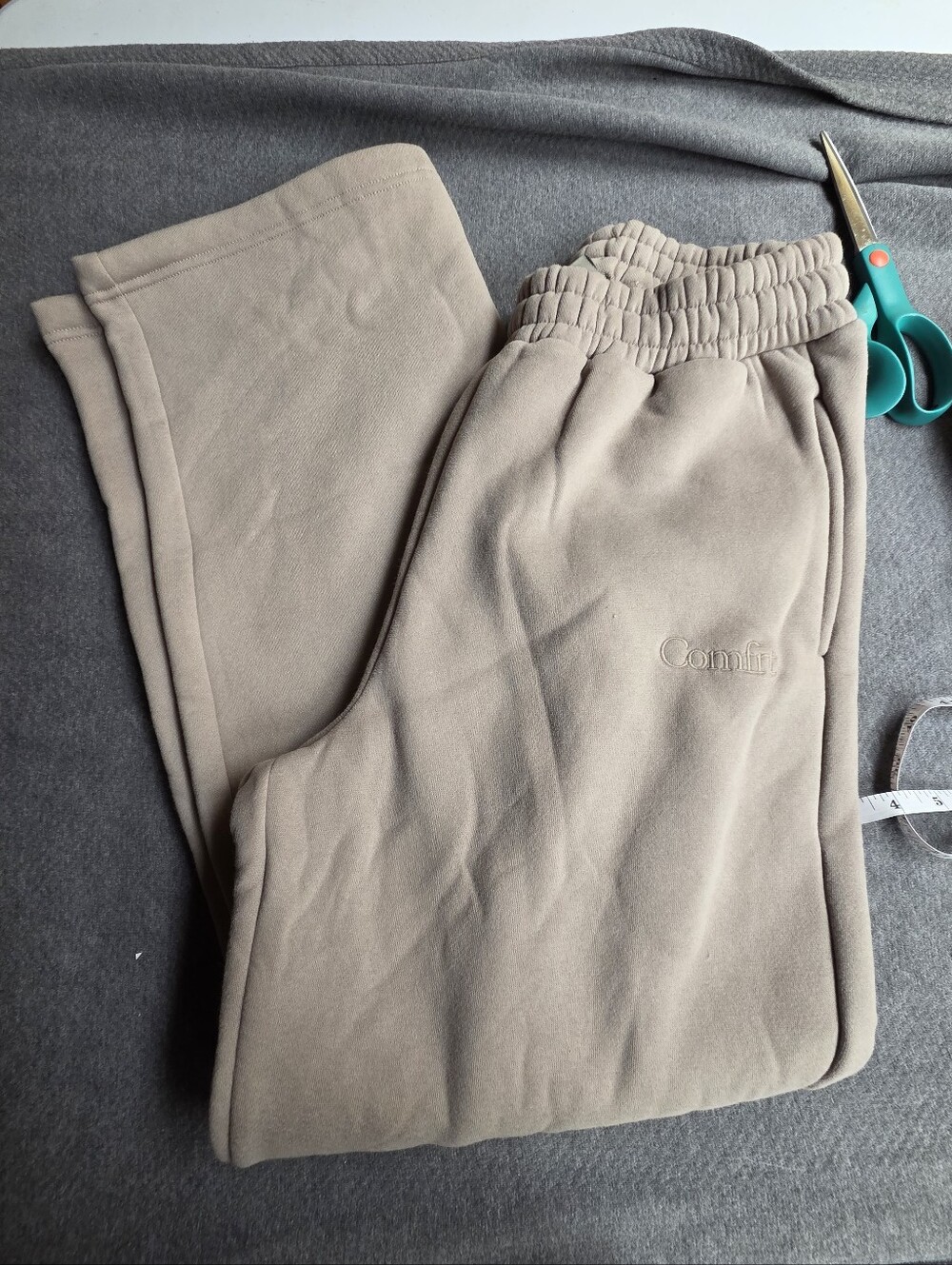 Comfrt Signature Straightleg Sweatpants, size Small